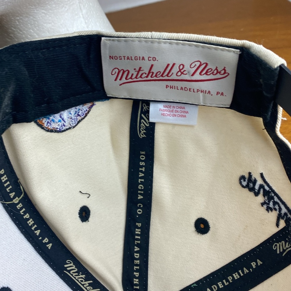 1998 NBA Finals Hat Mitchell and Ness Chicago Bulls vs Utah Jazz - Picture 5 of 7
